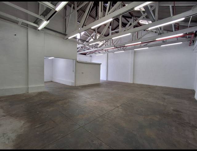 182M² WAREHOUSE TO LET IN ARCADIA
